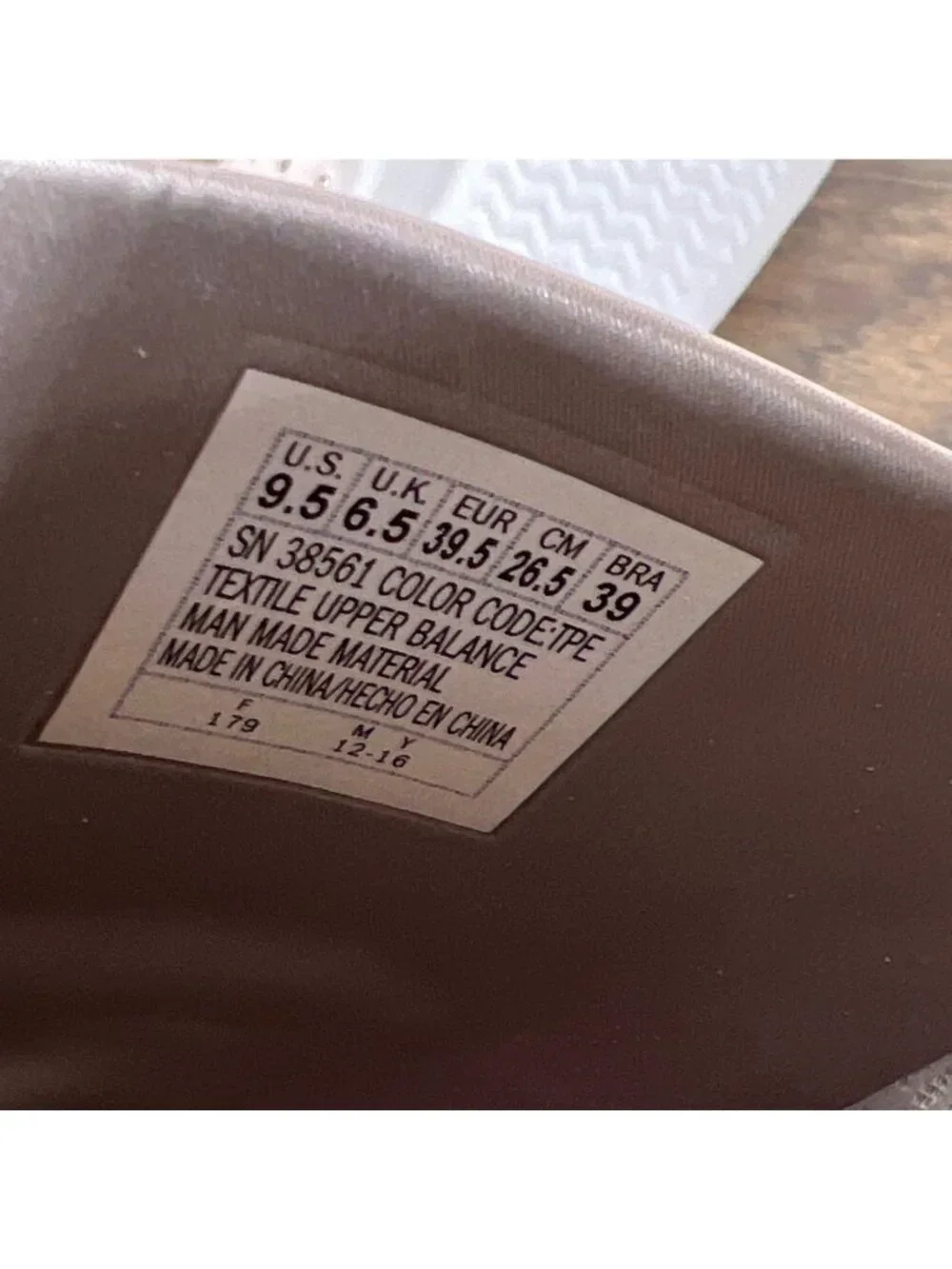 SKECHERS Rumblers Silky Smooth Wedge Sandal in Taupe Sz 9.5 #38561 NWOT